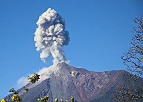 Volcan de Fuego Erupting